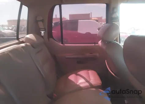 2001 Ford Explorer Sport Trac z USA, uszkodzony, nr VIN 1FMZU77E11UB67611